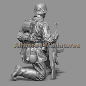 090. WAFFEN SS with Stg44 kneeling